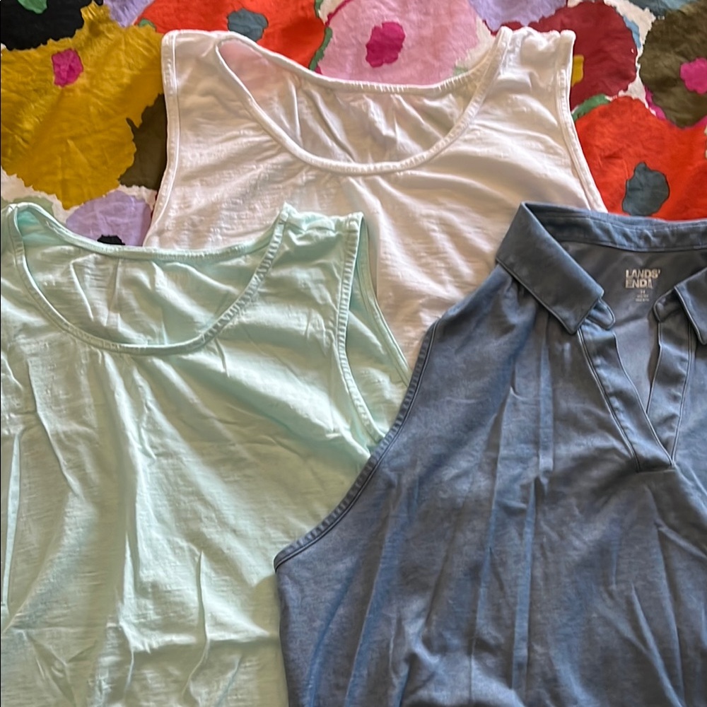Lands’ End Very gently pre-loved sleeveless tops. Size 2X white,mint green,blue